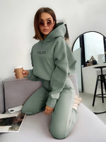 Women's Casual Hooded Jacket and Joggers Tracksuit with Elastic Waist | Perfect for All Seasons